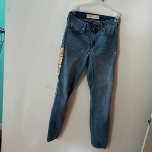 💙HOST PICK!!!💛Gap true ankle Skinny with golden strip down both outer legs💛💙